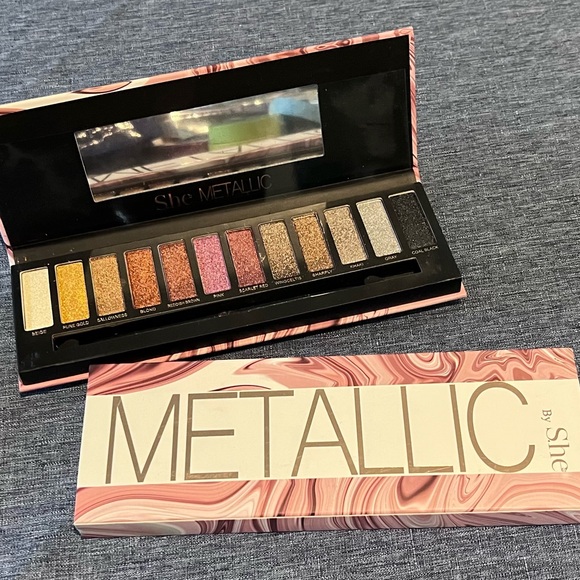 She Metallic Eyeshadow Palette Case with Mirror - Gold, Pink, Silver Shades - Picture 1 of 5